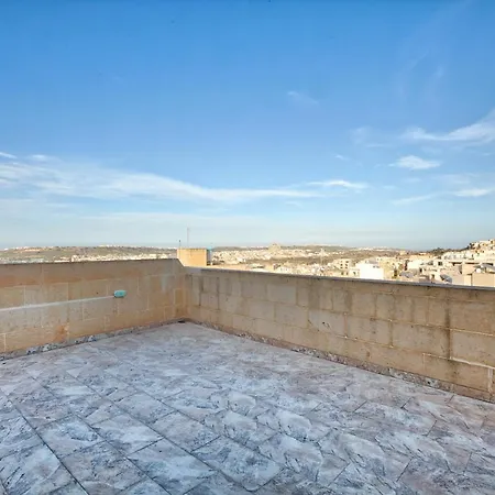 Summer Fields Penthouse With Amazing Views Apartman